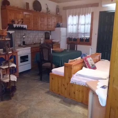Polina House * Μαριές